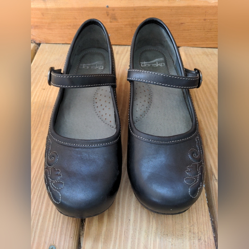 Dansko shoes size 7